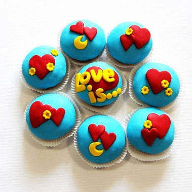 Капкейки "Love is..." купить - северск.сладкоежкин.рф